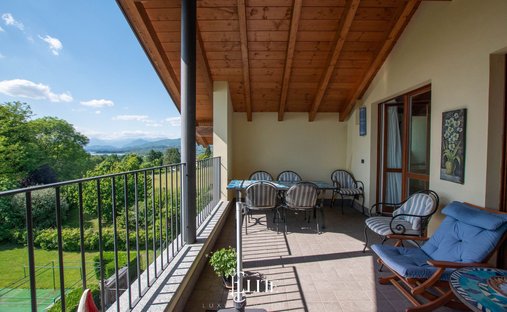 Apartamento en Buguggiate, Lombardía, Italia 1