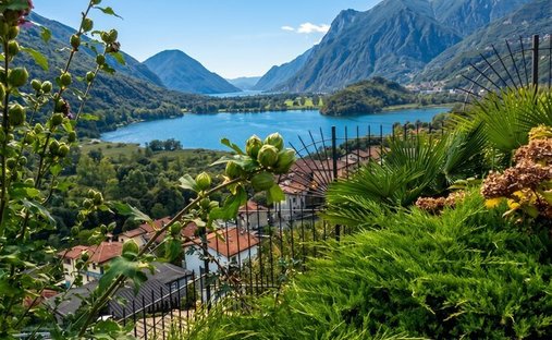 Villa a Porlezza, Lombardia, Italia 1