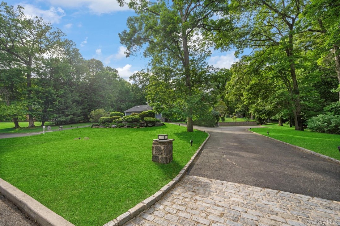 House in Syosset, New York, United States 4 - 17488946