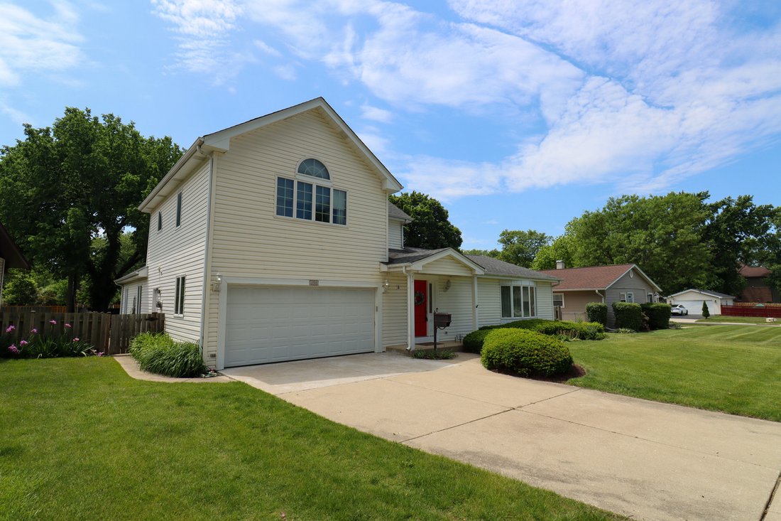House in Buffalo Grove, Illinois, United States 2 - 18089008