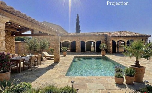 Country House in Tresques, Occitania, France 1