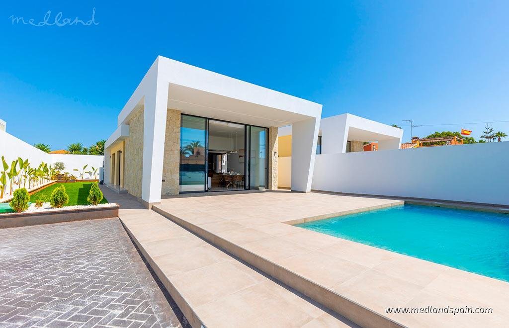 Villa in Torrevieja, Valencian Community, Spain 1 - 18089011