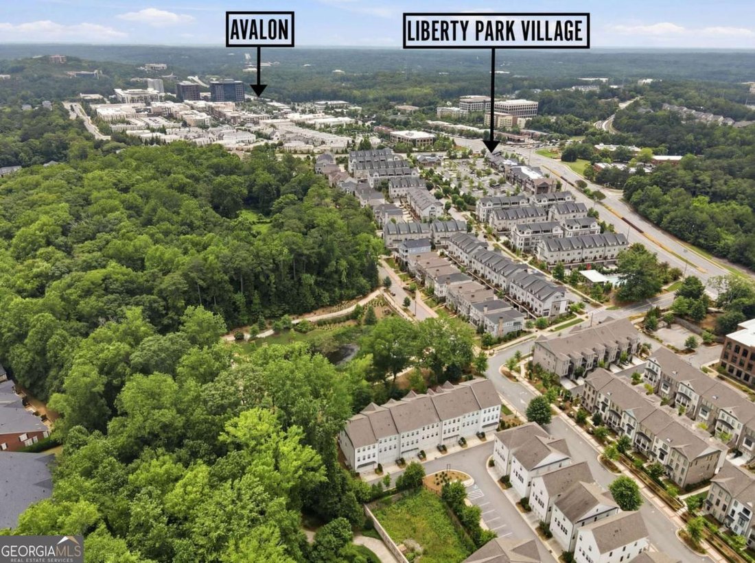 Townhouse in Alpharetta, Georgia, United States 5 - 18089283