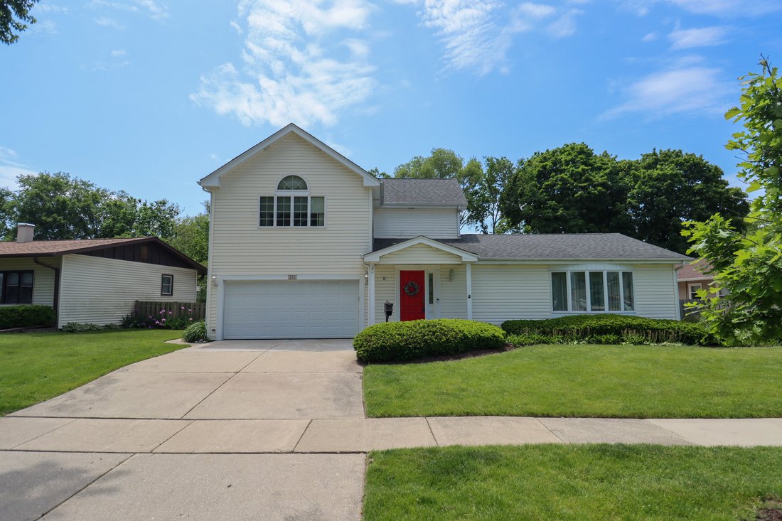 House in Buffalo Grove, Illinois, United States 1 - 18089008