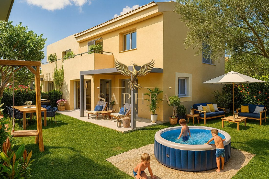 House in Nord Est, Bormes-les-Mimosas, France 1 - 16643509