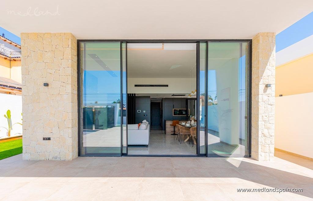 Villa in Torrevieja, Valencian Community, Spain 2 - 18089011