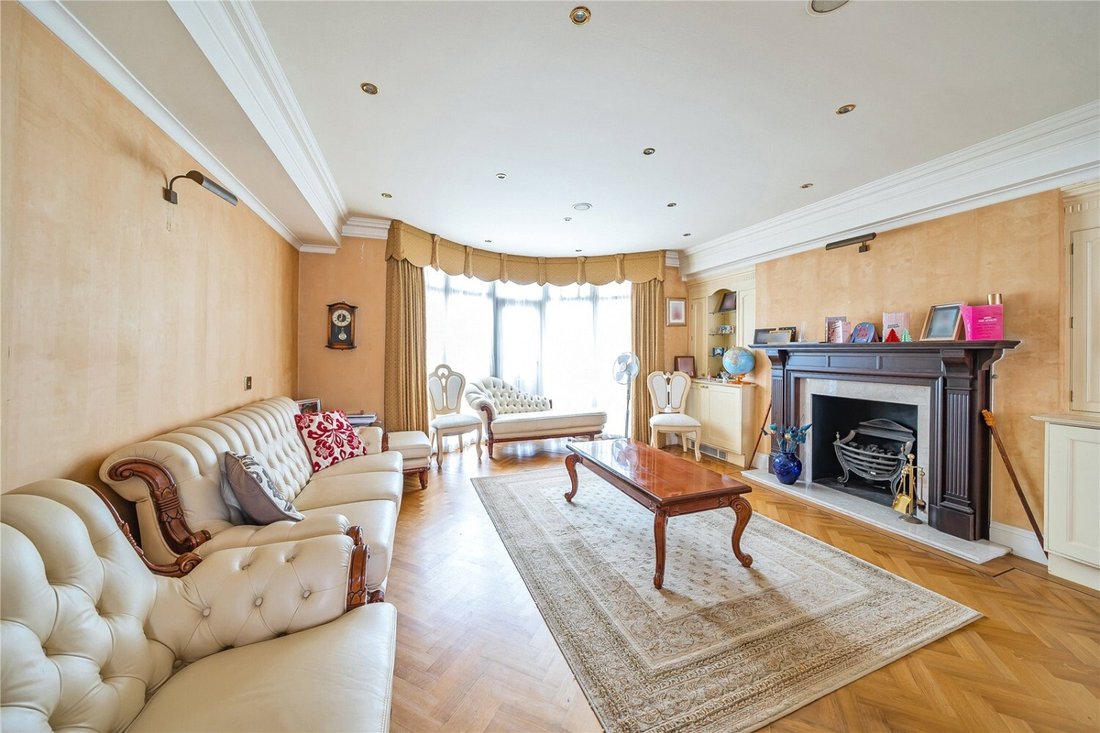 House in Mill Hill, Barnet, England 5 - 18088728