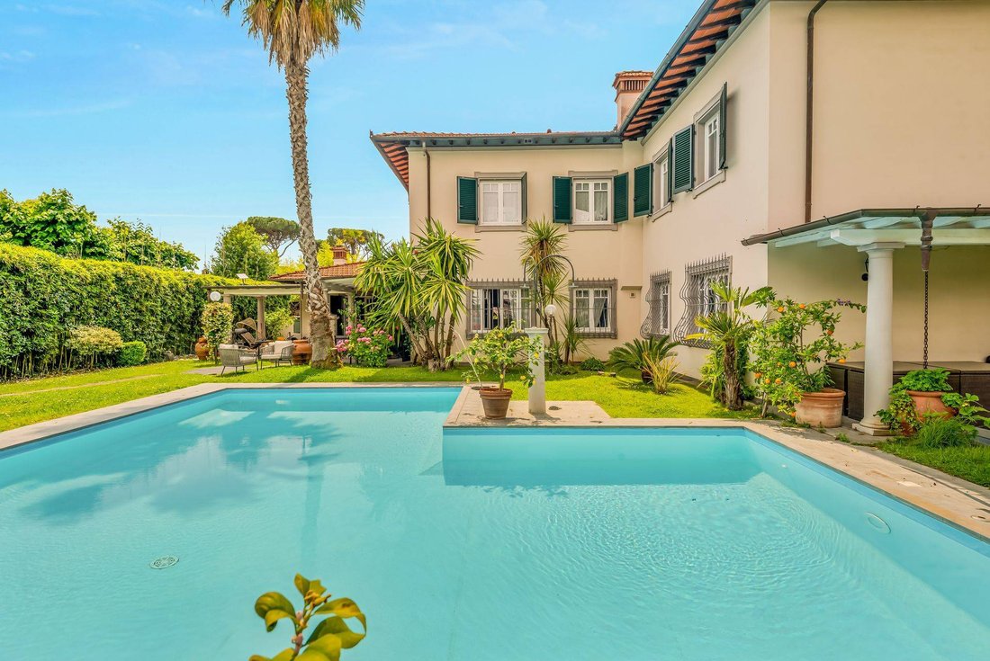Villa in Center, Forte dei Marmi, Tuscany 2 - 13493740