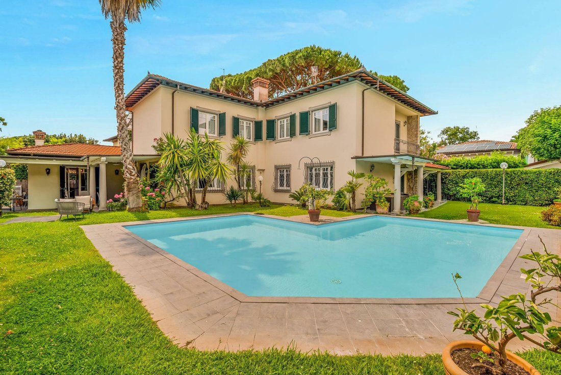 Villa in Center, Forte dei Marmi, Tuscany 1 - 13493740