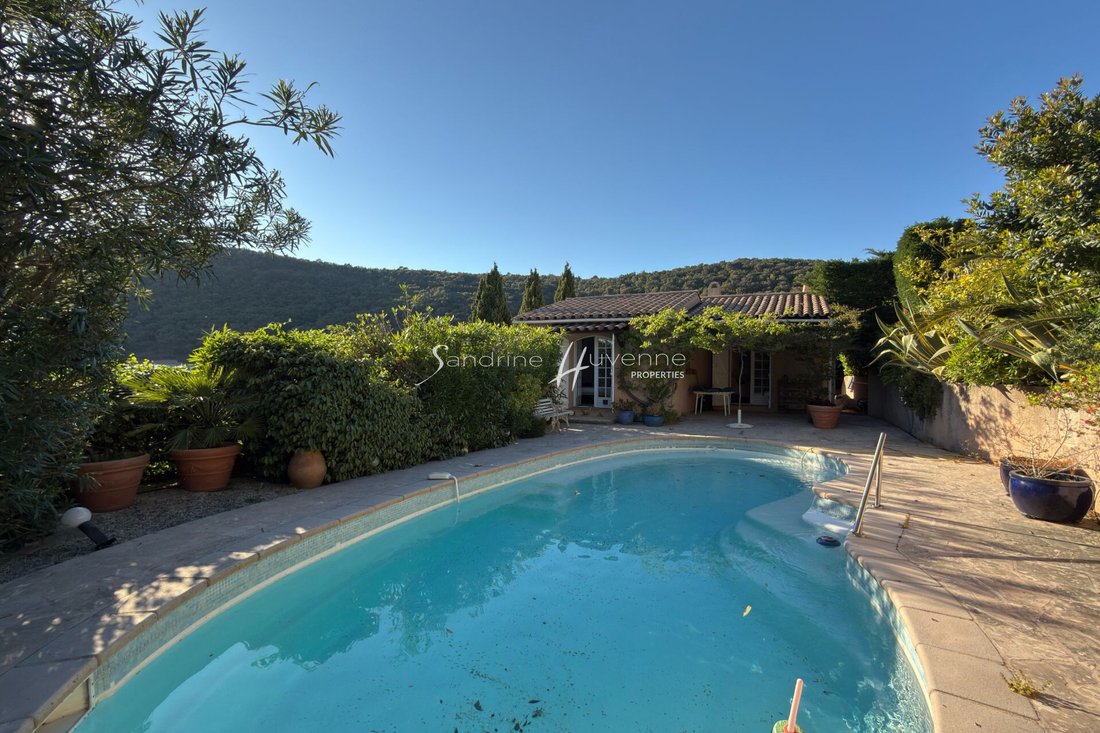 Villa in La Croix-Valmer, Provence-Alpes-Côte d'Azur, France 4 - 18089657