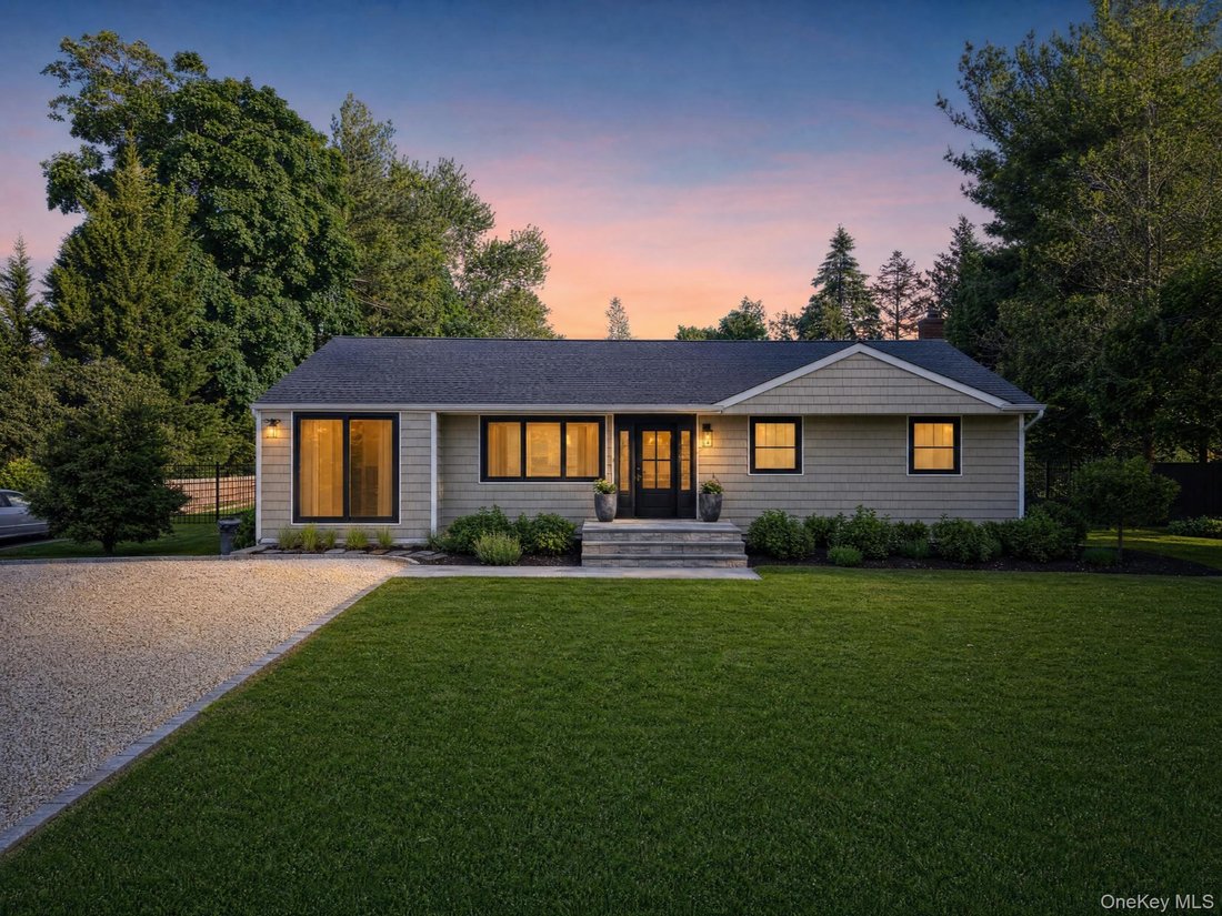 House in East Northport, New York, United States 1 - 18089175