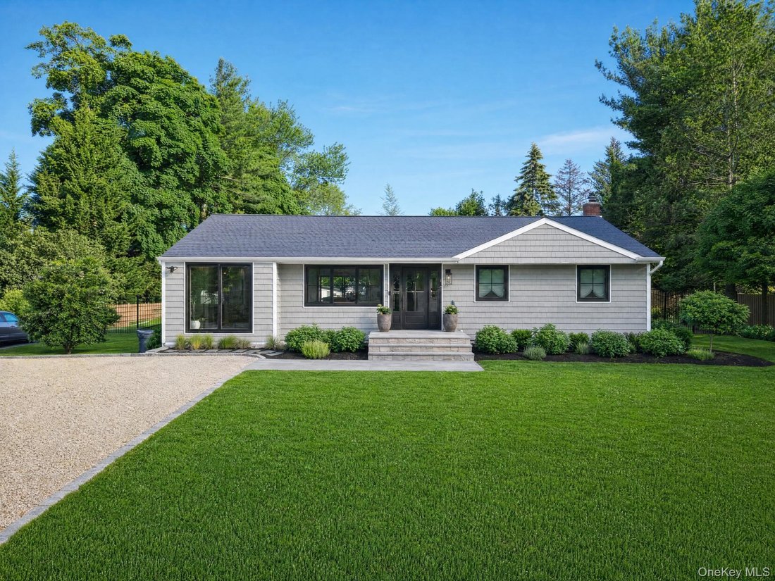 House in East Northport, New York, United States 2 - 18089175