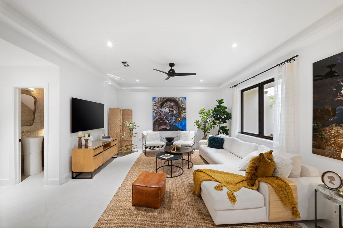 Condo in George Town, George Town, Cayman Islands 4 - 17971318