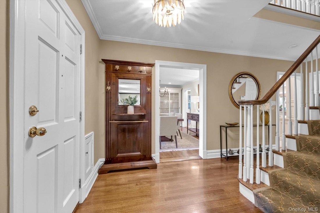 House in Port Washington, New York, United States 2 - 18088009