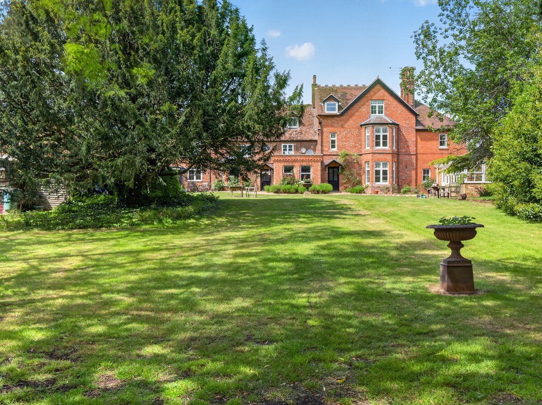 House in Adstock, England 2 - 18089013