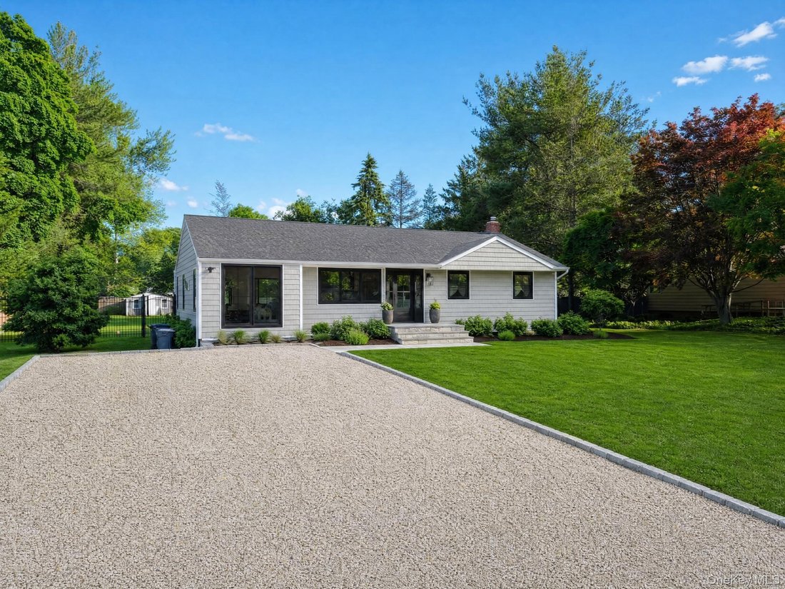 House in East Northport, New York, United States 3 - 18089175