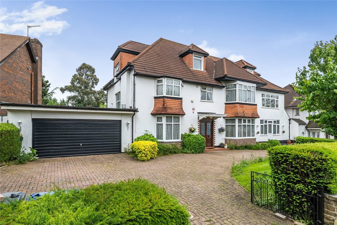 House in Mill Hill, Barnet, England 1 - 18088728