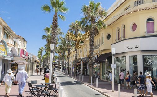 Wohnung in Les Cougoulins-Rastines, Antibes, Frankreich 1