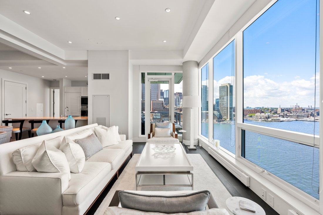 Condo in Boston, Massachusetts, United States 3 - 18089814