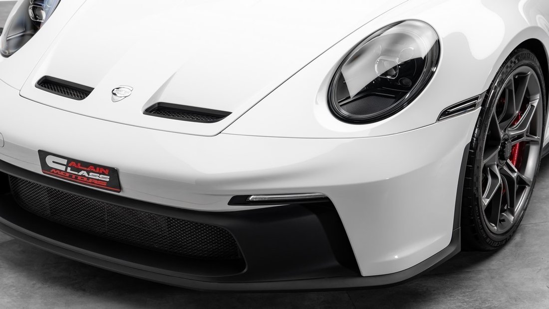 Coupe in Dubai, United Arab Emirates 5 - 18090074