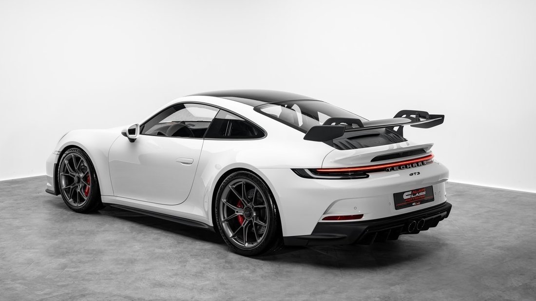 Coupe in Dubai, United Arab Emirates 2 - 18090074