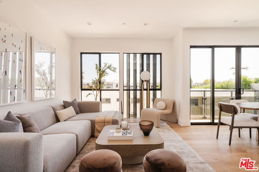 Condo in Los Angeles, California, United States 3 - 18089957
