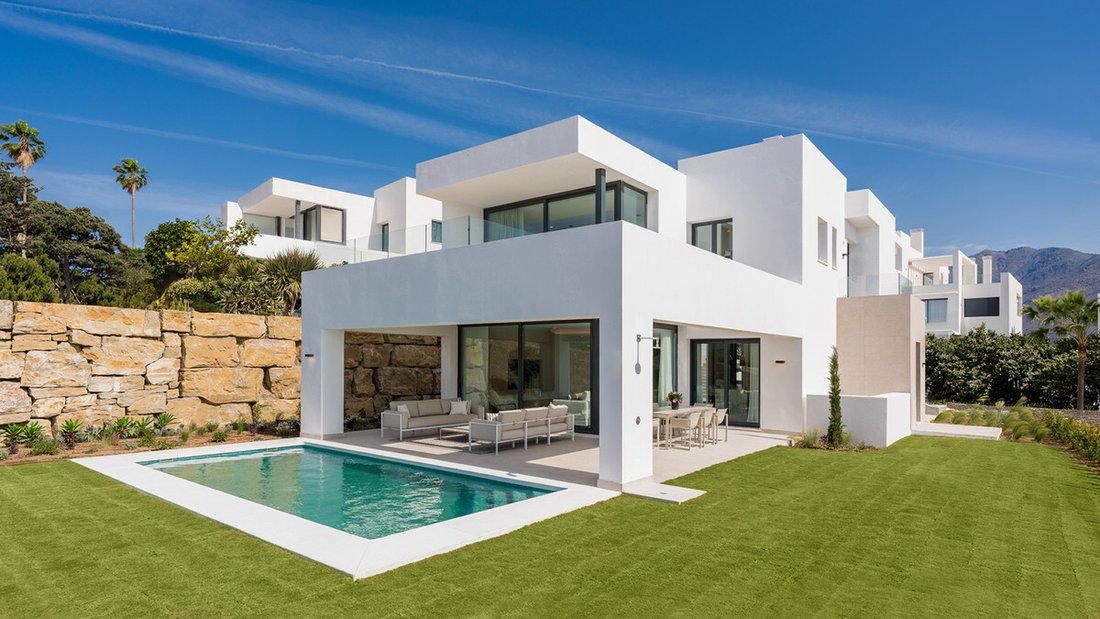 Villa in Estepona, Andalusia, Spain 1 - 18090652