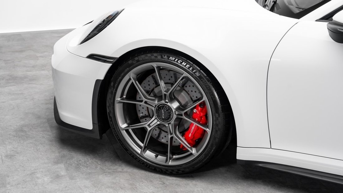 Coupe in Dubai, United Arab Emirates 4 - 18090074