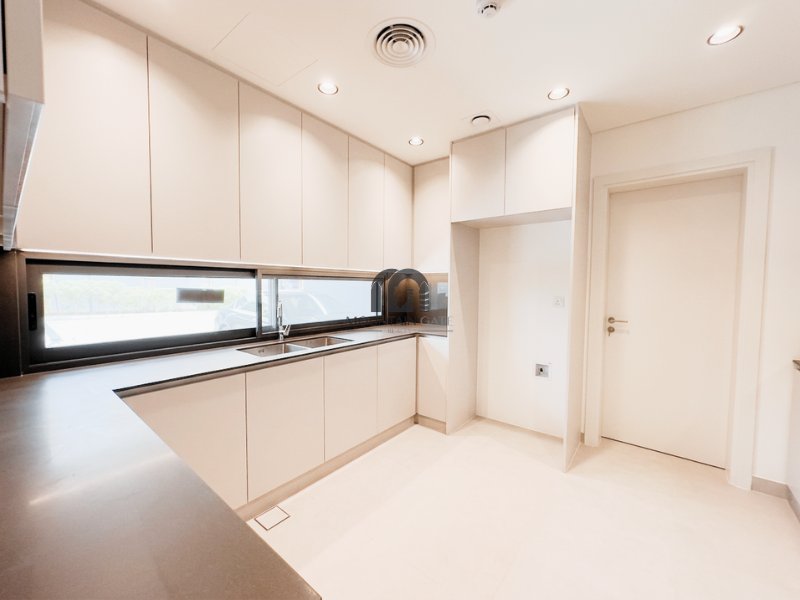 Townhouse in Al Ruwaidat Suburb, Sharjah Emirate, United Arab Emirates 4 - 18090116