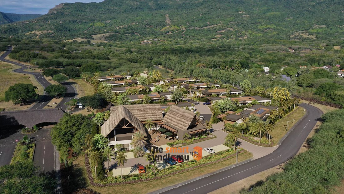 Villa in Grande Riviere Noire, Rivière Noire District, Mauritius 1 - 16306950