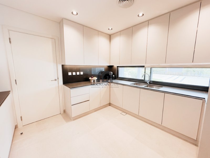 Townhouse in Al Ruwaidat Suburb, Sharjah Emirate, United Arab Emirates 5 - 18090116