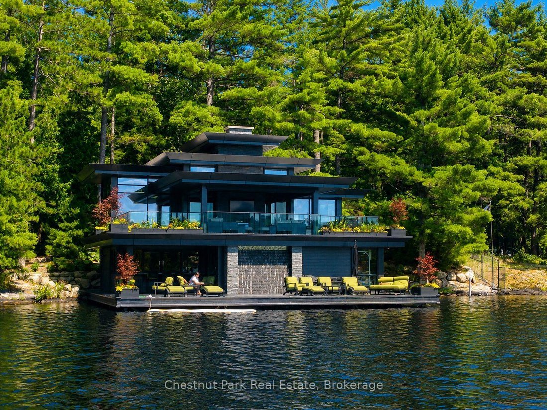 House in Gravenhurst, Ontario, Canada 1 - 18090001