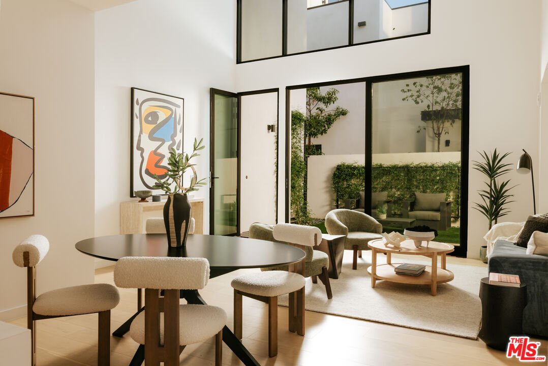 Condo in Los Angeles, California, United States 2 - 18090068