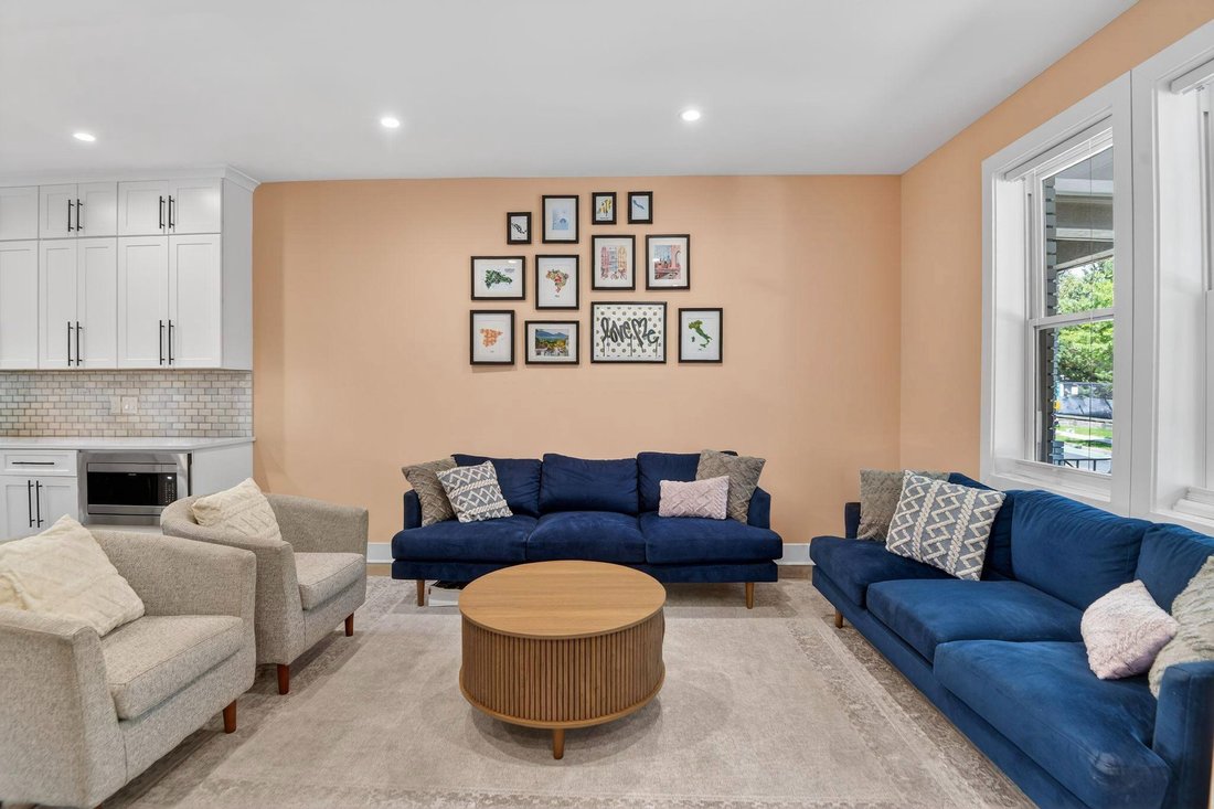 House in Washington, District of Columbia, United States 3 - 18090103