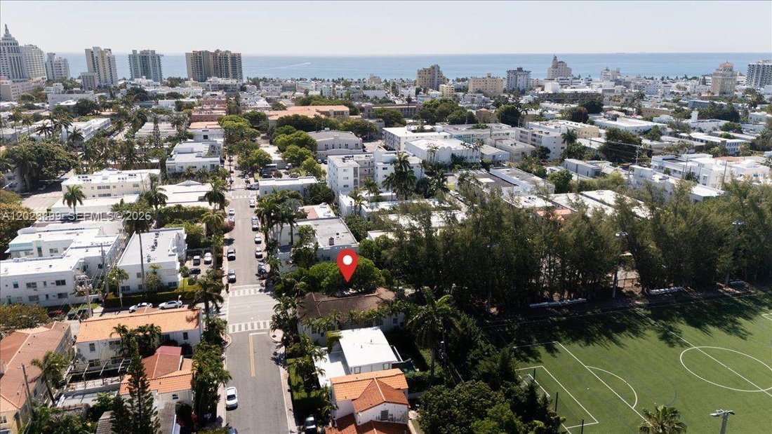 Miami Beach, Florida, United States 3 - 18090008