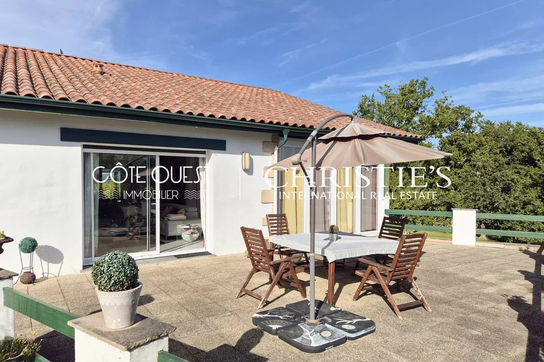 Villa in Ustaritz, Nouvelle-Aquitaine, France 5 - 15701444