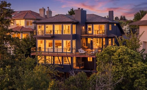 House in Cedar Hills, Oregon, United States 1