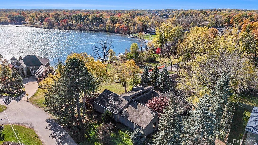 House in Orchard Lake Village, Michigan, United States 2 - 18089968