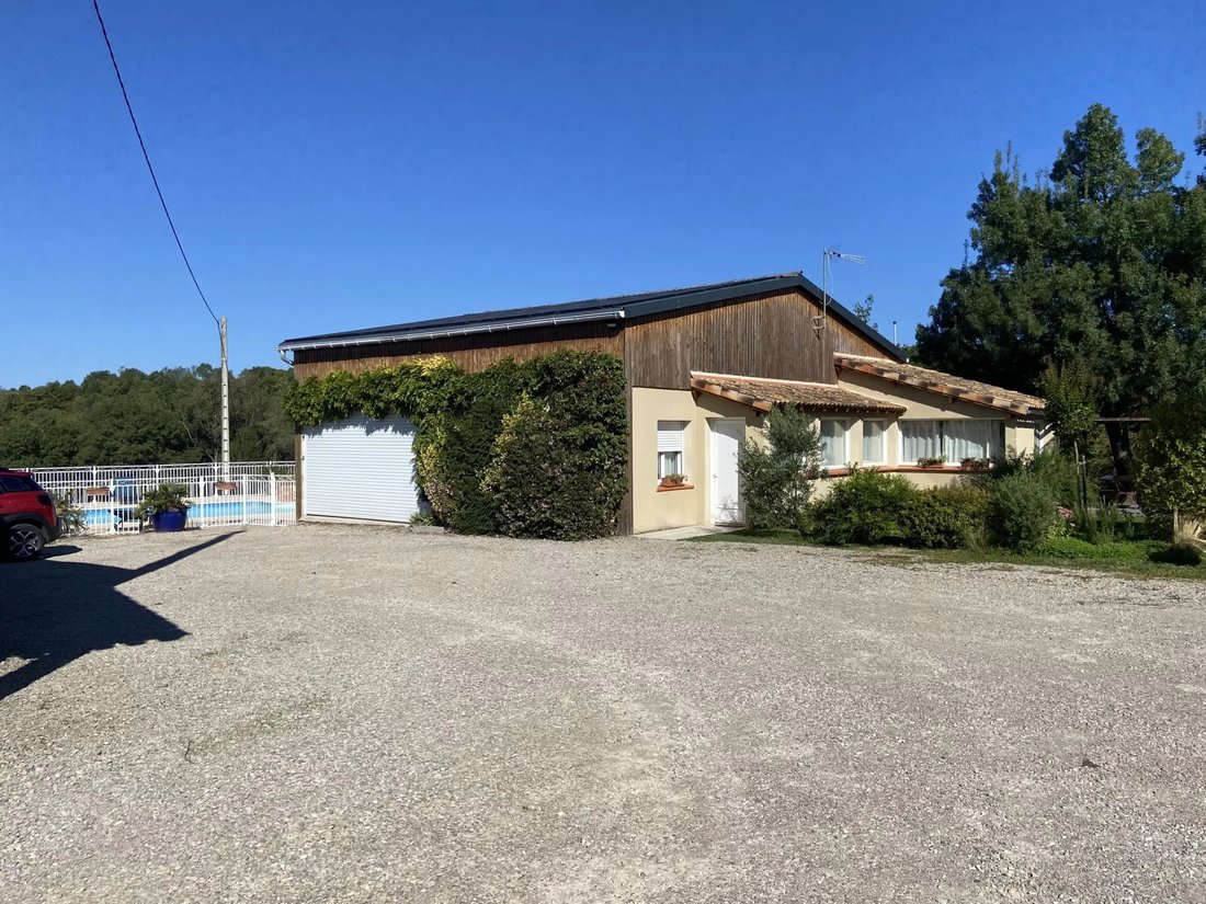 Estate in Castelnau-de-Levis, Occitania, France 5 - 16219729