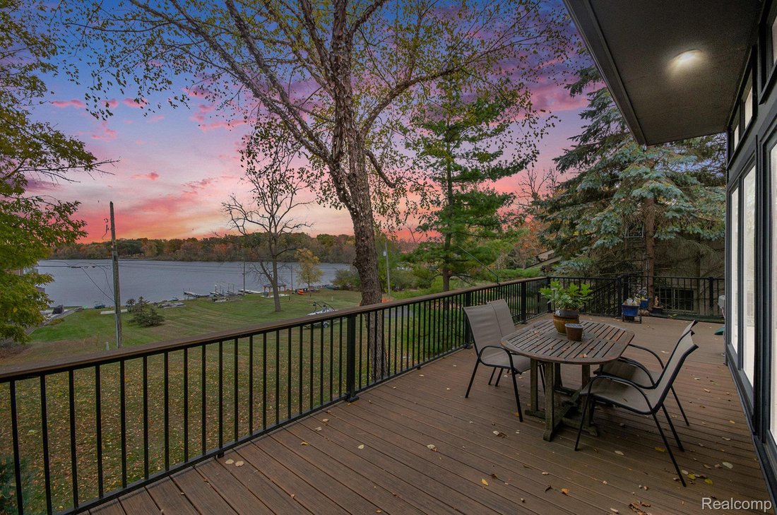 House in Orchard Lake Village, Michigan, United States 3 - 18089968