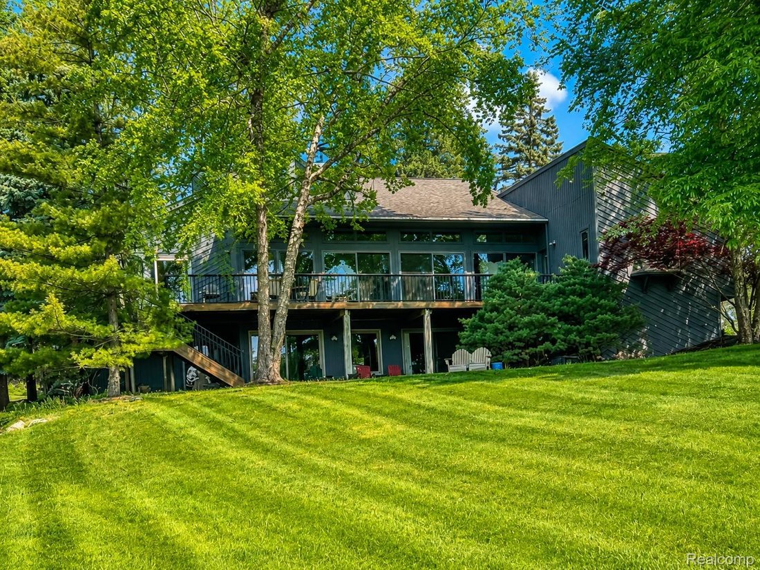 House in Orchard Lake Village, Michigan, United States 1 - 18089968