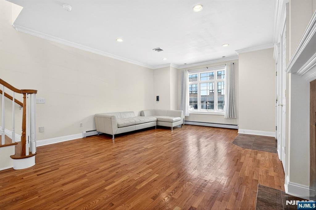 Condo in Palisades Park, New Jersey, United States 5 - 18090170