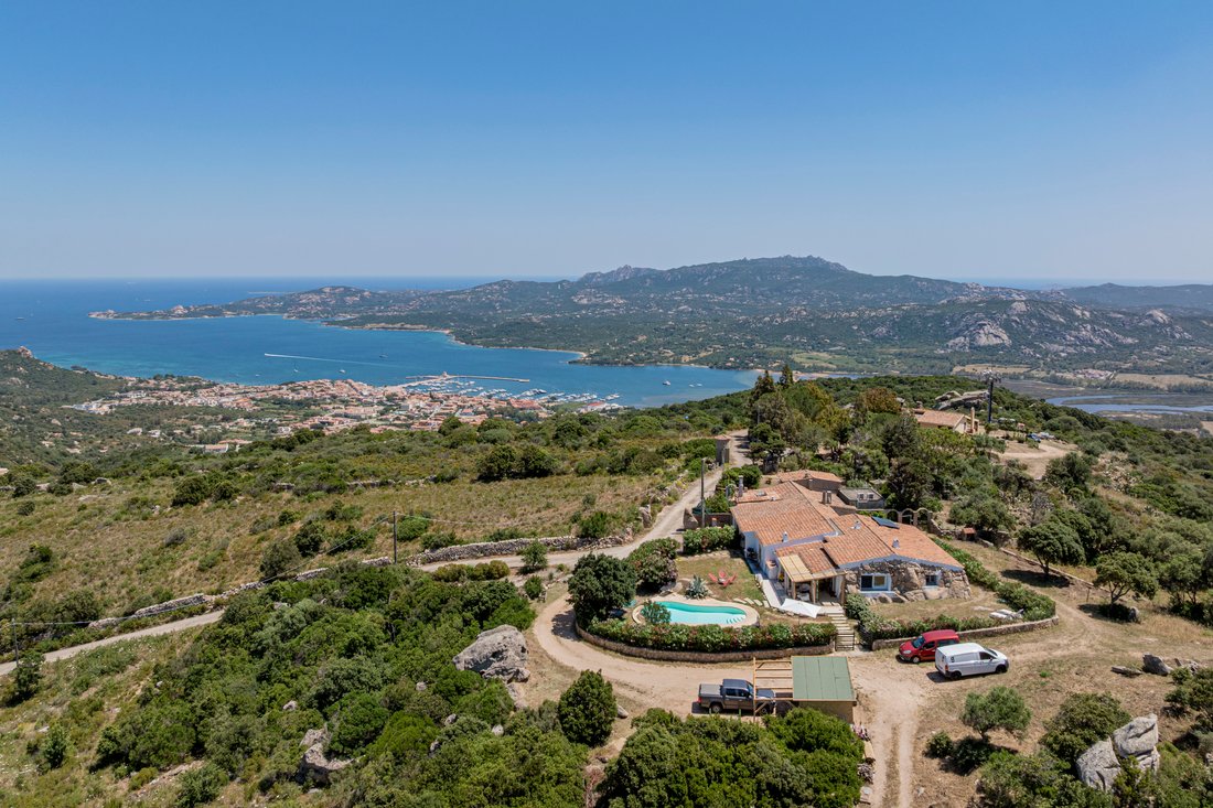 Villa in Arzachena, Sardinia, Italy 2 - 18090506