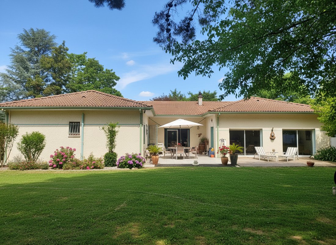Villa in Arrondissement of Bordeaux, Nouvelle-Aquitaine, France 1 - 18090460