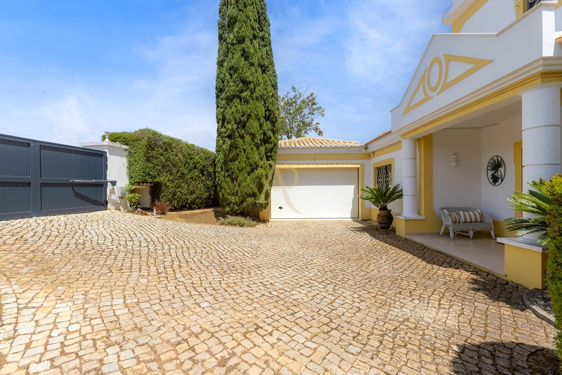 Villa in Portimao, Algarve, Portugal 3 - 18090512