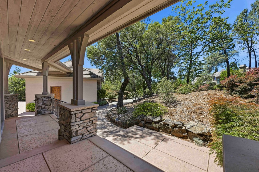 Meadow Vista, California, United States 3 - 18090561