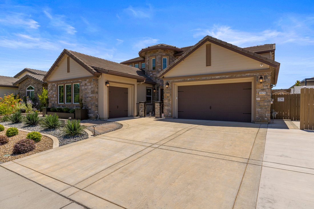 Fair Oaks, California, United States 4 - 18090579