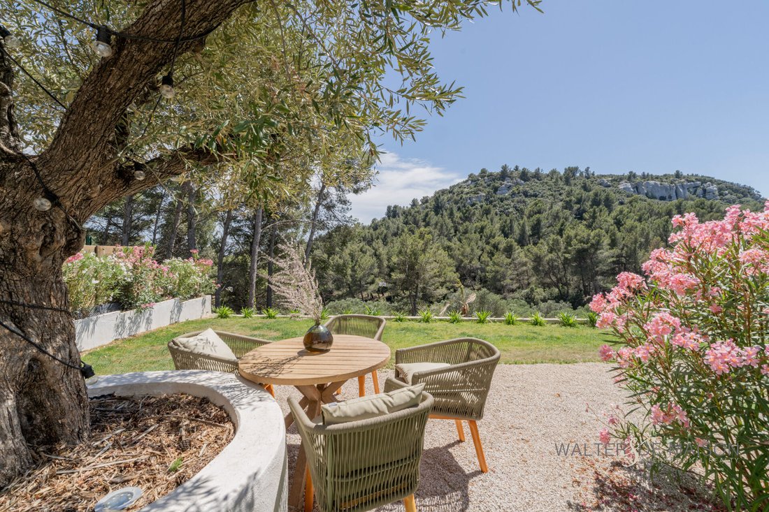 Villa in Les Baux-de-Provence, Provence-Alpes-Côte d'Azur, France 1 - 18090450