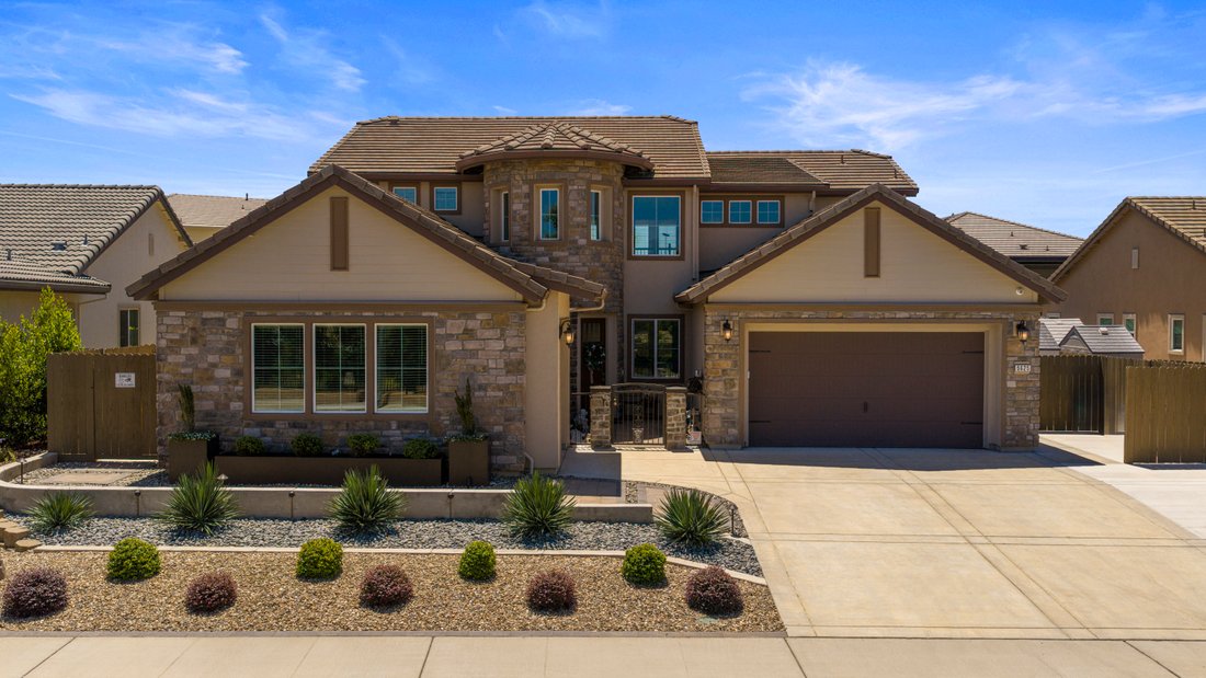 Fair Oaks, California, United States 1 - 18090579