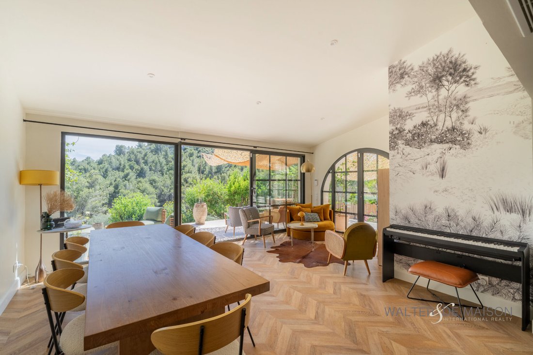 Villa in Les Baux-de-Provence, Provence-Alpes-Côte d'Azur, France 4 - 18090450